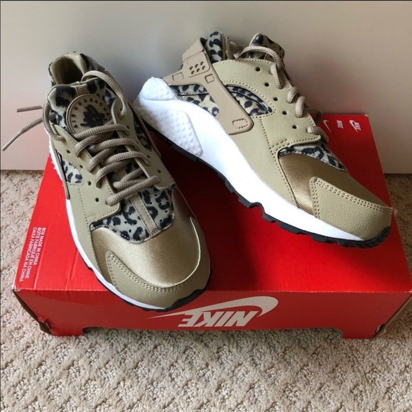 💵👇🏻🌧 NIB🌧 NIKE leopard Air Huarache Run Print - Picture 3 of 7